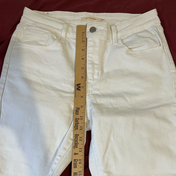 *SOLD* Levi Women’s White High Rise Skinny Jeans Size 29 - Picture 4 of 6